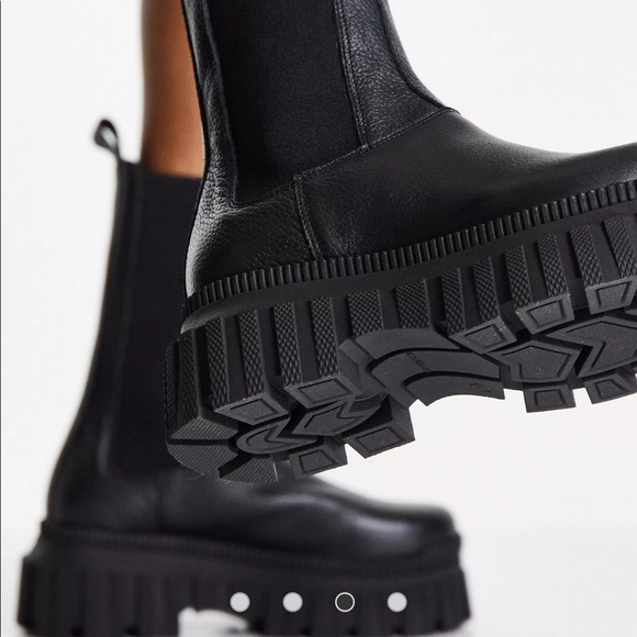 Brand new real leather Chelsea boots. - Picture 3 of 4